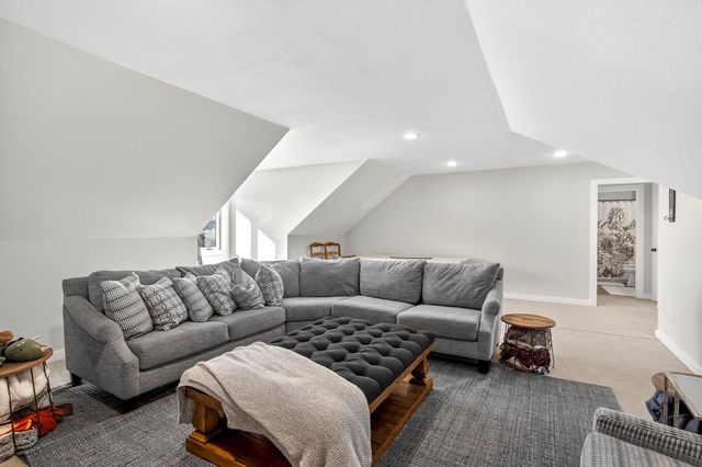 6207 S Maryland Avenue, Springfield, MO 65810