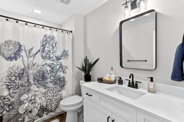 6207 S Maryland Avenue, Springfield, MO 65810