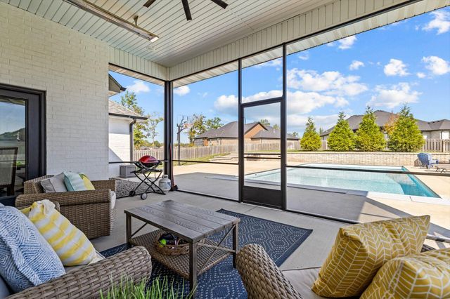 6207 S Maryland Avenue, Springfield, MO 65810