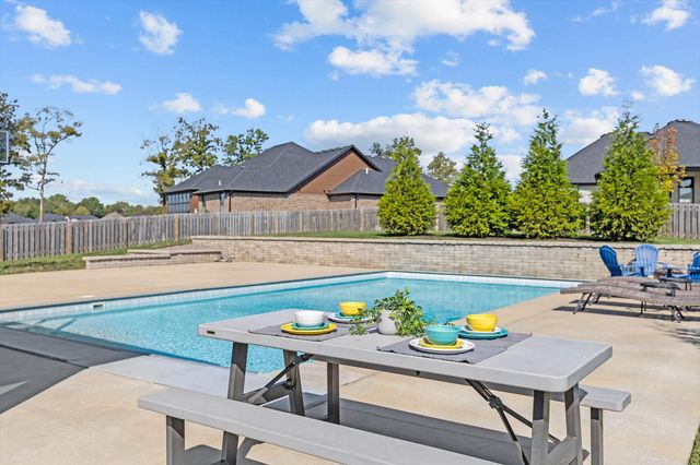 6207 S Maryland Avenue, Springfield, MO 65810