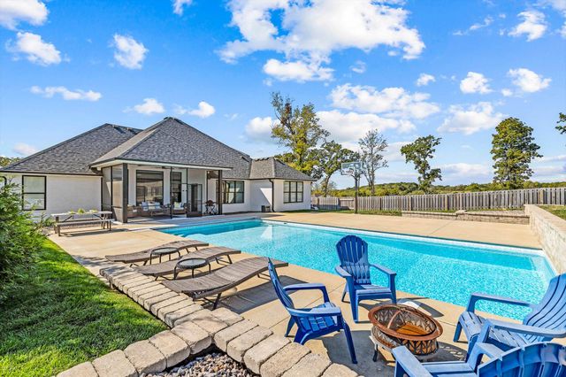 6207 S Maryland Avenue, Springfield, MO 65810