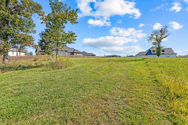 6207 S Maryland Avenue, Springfield, MO 65810