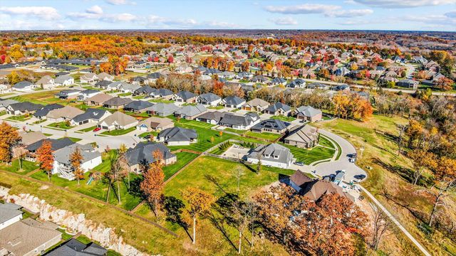 6207 S Maryland Avenue, Springfield, MO 65810