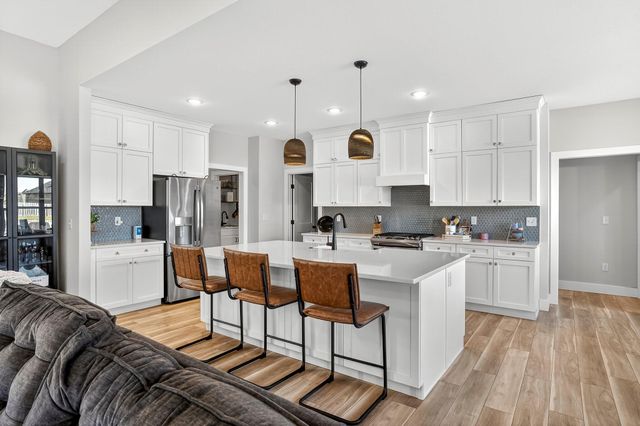 6207 S Maryland Avenue, Springfield, MO 65810