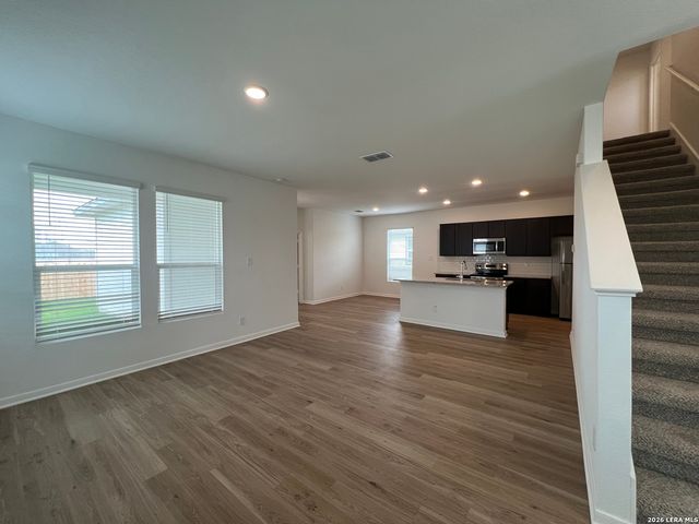 501 Jean St, Seguin, TX 78155