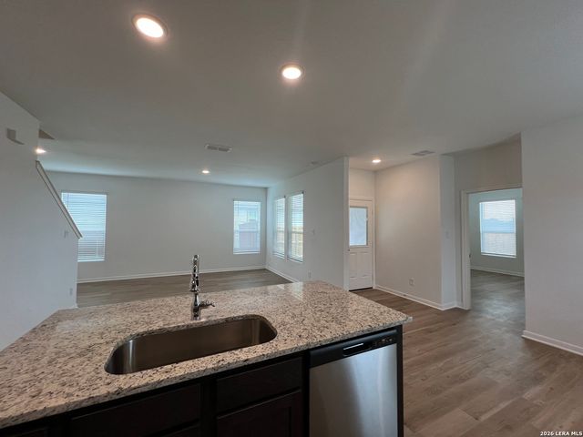 501 Jean St, Seguin, TX 78155