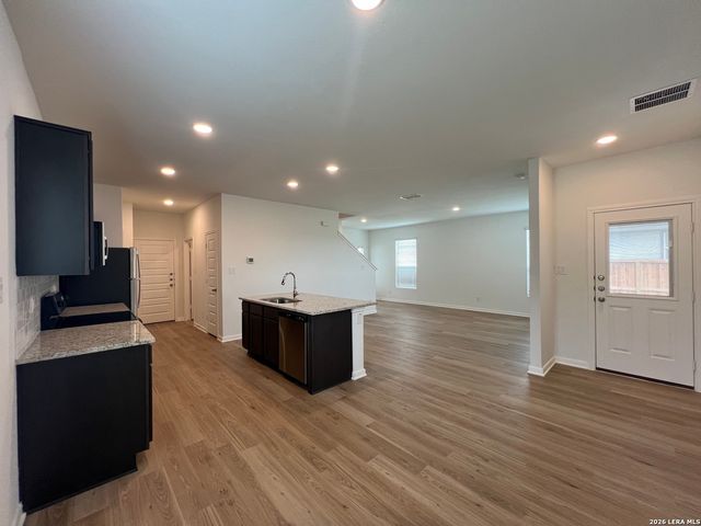 501 Jean St, Seguin, TX 78155