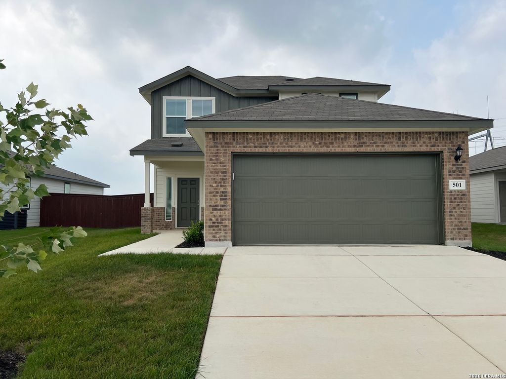 501 Jean St, Seguin, TX 78155