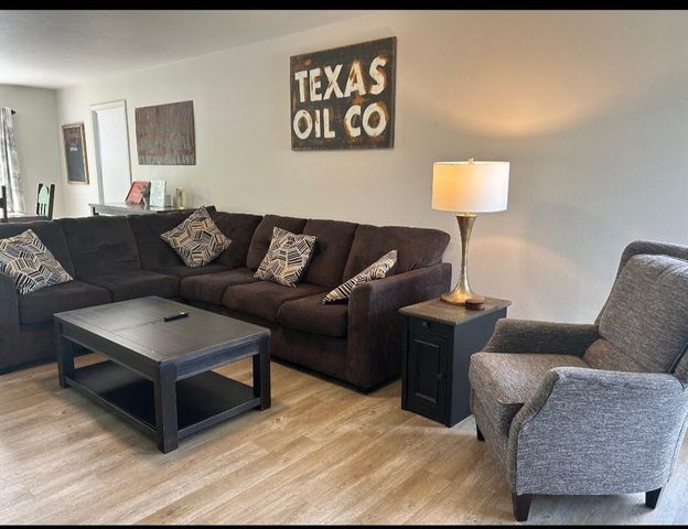 314 W College Street, Branson, MO 65616