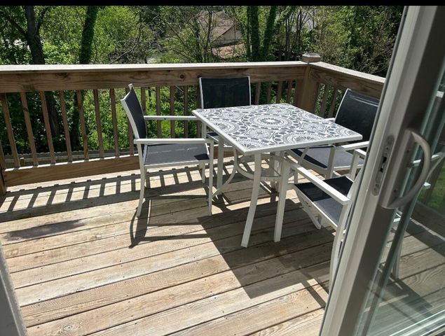 314 W College Street, Branson, MO 65616