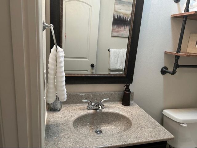 314 W College Street, Branson, MO 65616