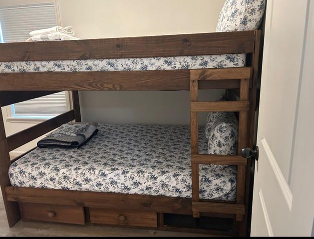 314 W College Street, Branson, MO 65616