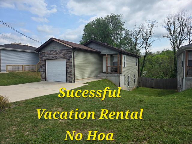 314 W College Street, Branson, MO 65616