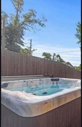 314 W College Street, Branson, MO 65616