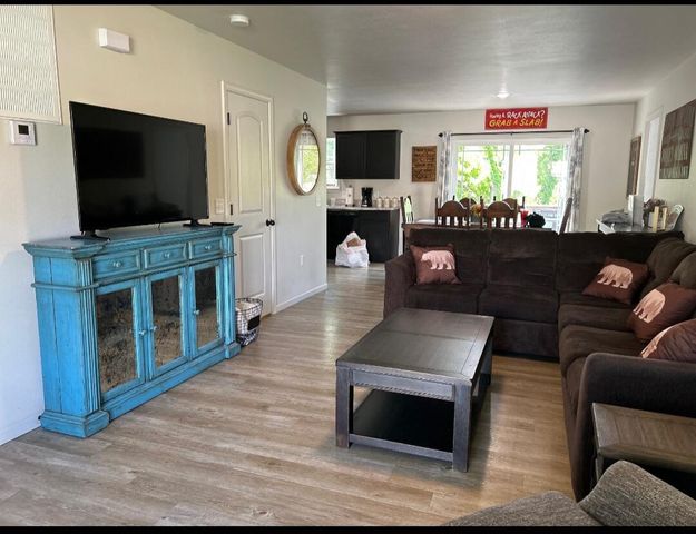 314 W College Street, Branson, MO 65616