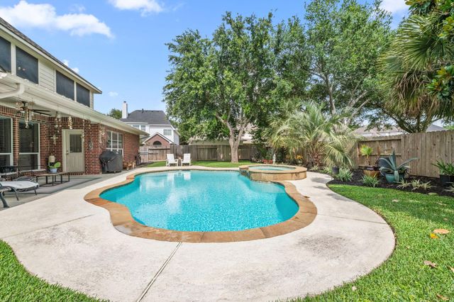 6422 Walston Bend Drive, Sugar Land, TX 77479