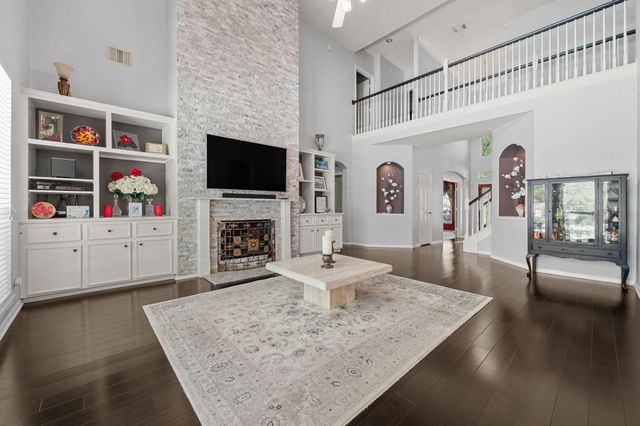 6422 Walston Bend Drive, Sugar Land, TX 77479