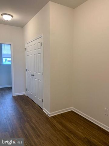 30 S TOMPKINS SQ, Downingtown, PA 19335