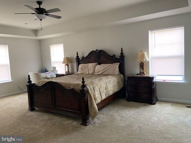 30 S TOMPKINS SQ, Downingtown, PA 19335