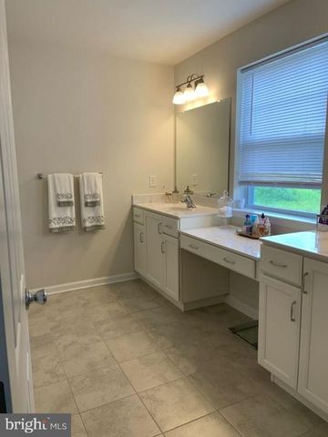 30 S TOMPKINS SQ, Downingtown, PA 19335