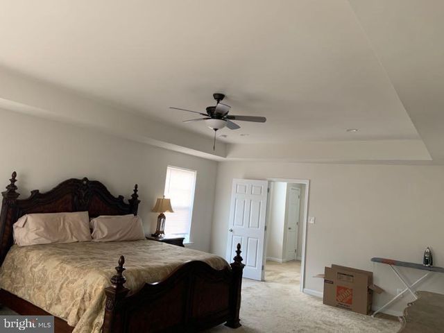 30 S TOMPKINS SQ, Downingtown, PA 19335