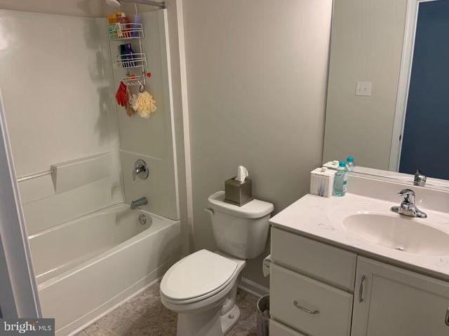 30 S TOMPKINS SQ, Downingtown, PA 19335