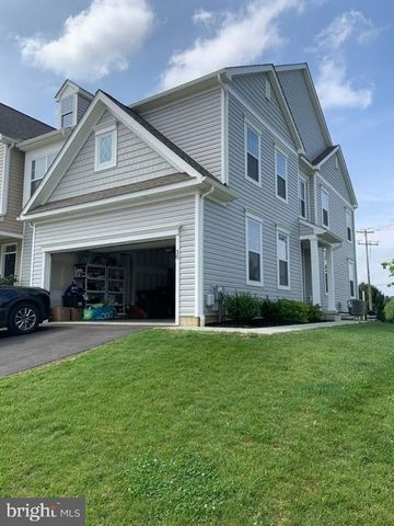 30 S TOMPKINS SQ, Downingtown, PA 19335