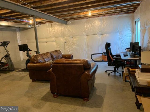 30 S TOMPKINS SQ, Downingtown, PA 19335