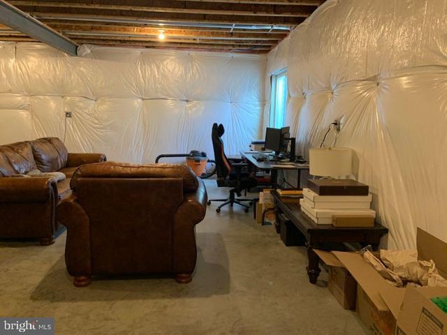 30 S TOMPKINS SQ, Downingtown, PA 19335