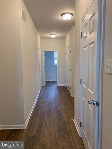 30 S TOMPKINS SQ, Downingtown, PA 19335