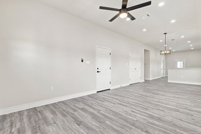 6014 Waycross Ln, San Antonio, TX 78220
