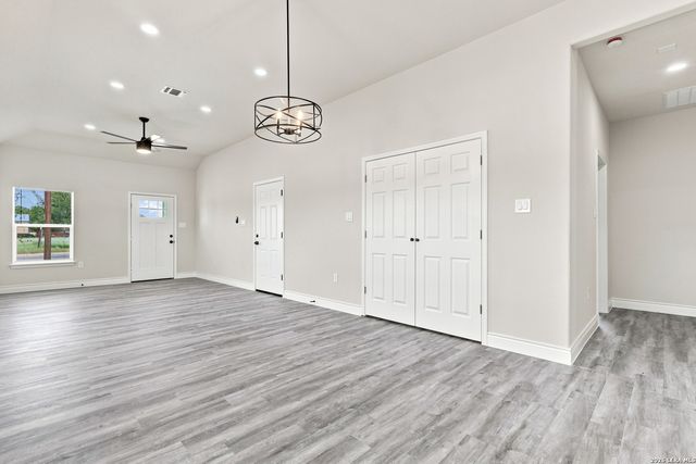 6014 Waycross Ln, San Antonio, TX 78220