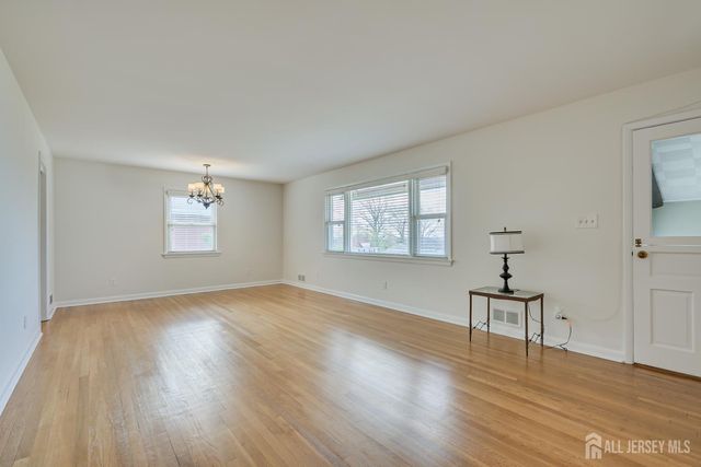 59 Grandview Avenue, Edison, NJ 08837