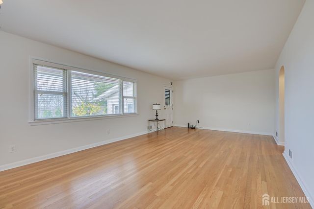 59 Grandview Avenue, Edison, NJ 08837