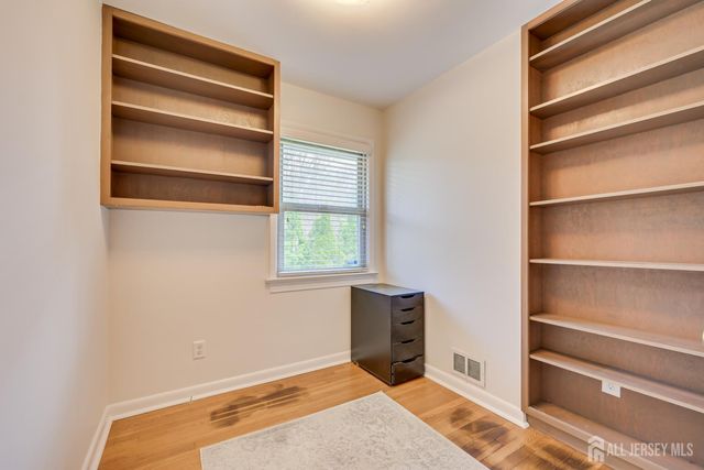 59 Grandview Avenue, Edison, NJ 08837