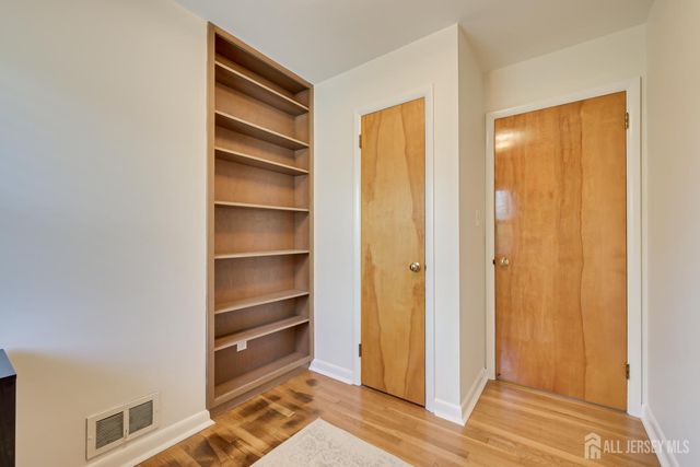 59 Grandview Avenue, Edison, NJ 08837