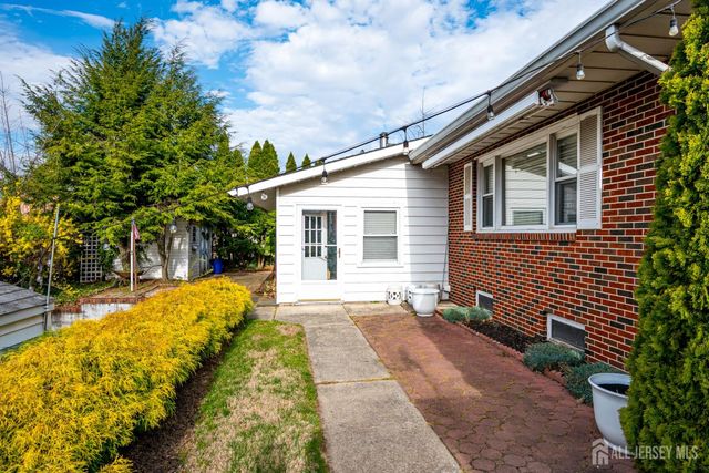 59 Grandview Avenue, Edison, NJ 08837