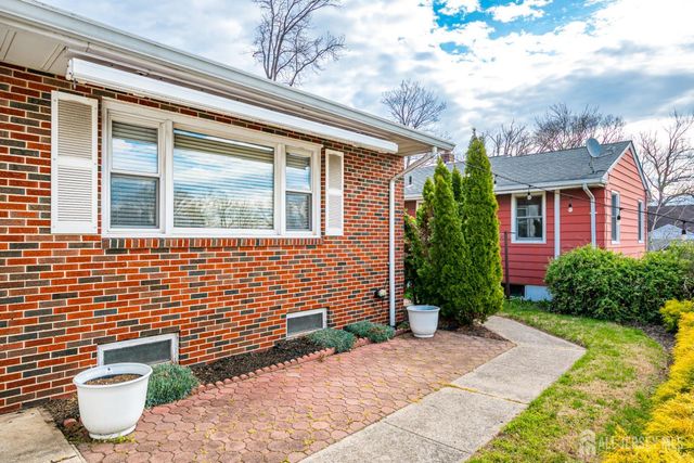 59 Grandview Avenue, Edison, NJ 08837