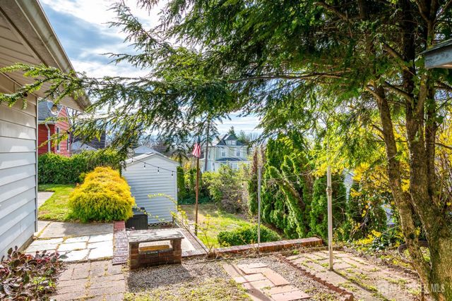 59 Grandview Avenue, Edison, NJ 08837