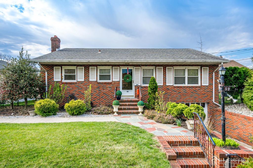59 Grandview Avenue, Edison, NJ 08837