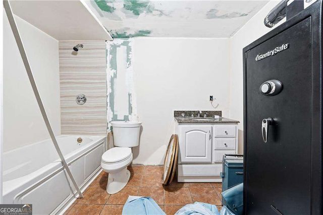 5350 Wickershire Drive, Peachtree Corners, GA 30092