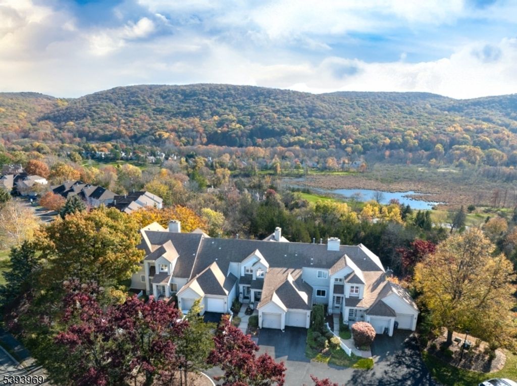 5 Windsor Ct, Hardyston Twp., NJ 07419