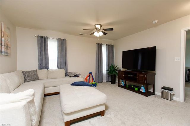 642 Newman DR, Newport News, VA 23601