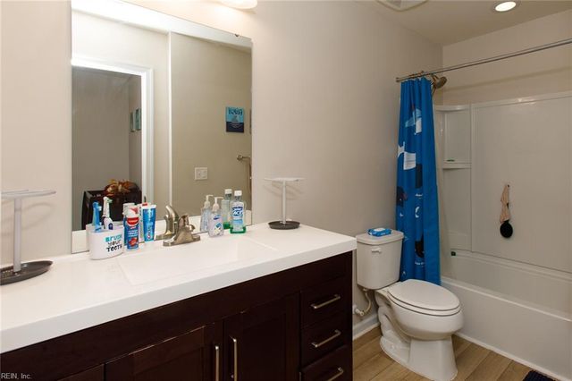 642 Newman DR, Newport News, VA 23601