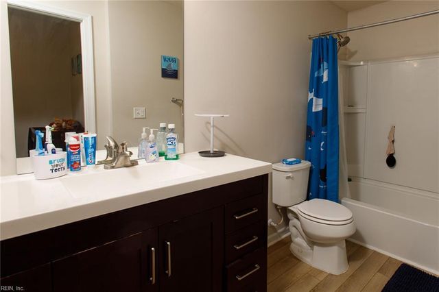 642 Newman DR, Newport News, VA 23601
