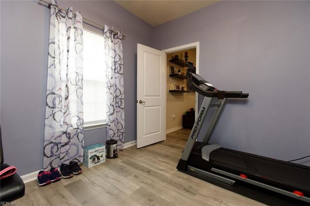 642 Newman DR, Newport News, VA 23601