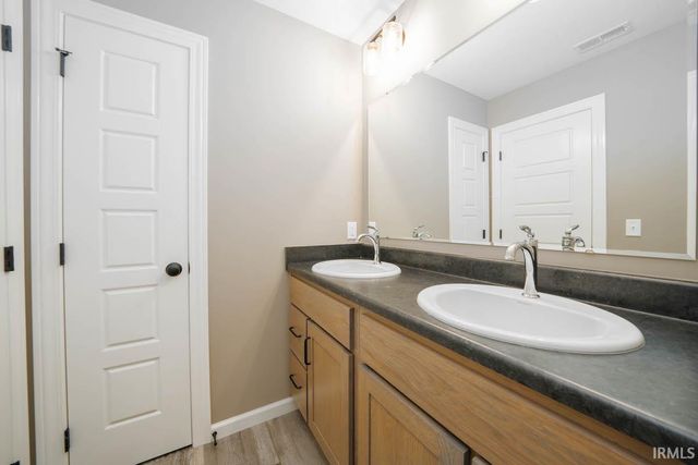 22432 Peridot Run, Woodburn, IN 46797