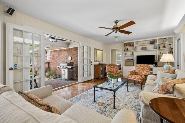 6715 Fairfield Street, Houston, TX 77023