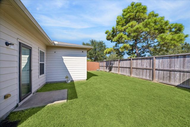 805 Indigo Springs Lane, La Marque, TX 77568