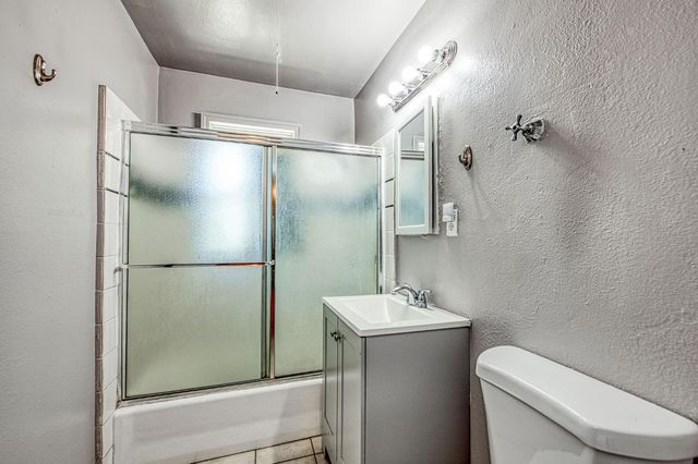 1534 W Saginaw Way, Fresno, CA 93705